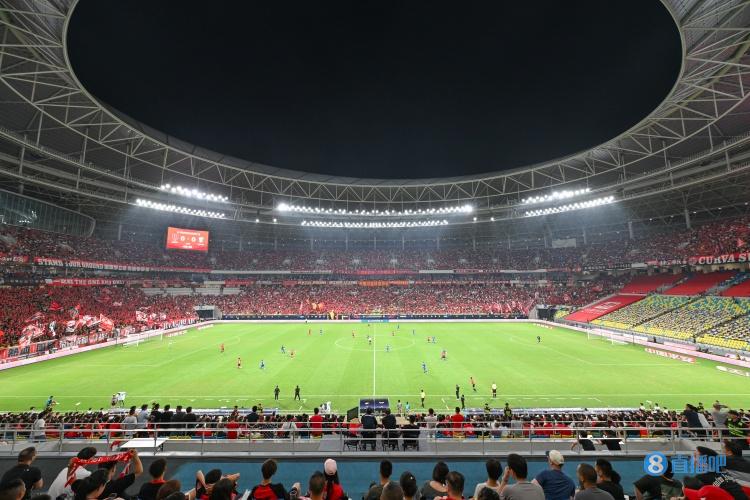 媒体人：蓉城末轮主场对阵梅州客家，球票3分钟一扫而光